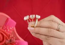 Un diamantaire : tailleur, négociateur ou revendeur ?