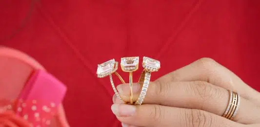 Un diamantaire : tailleur, négociateur ou revendeur ?