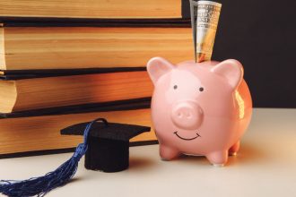 Financer ses études en Bretagne : Le guide complet du prêt étudiant